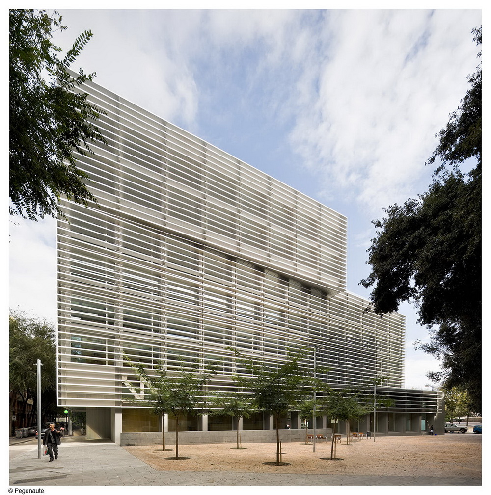 BCQ Arquitectura: budynek administracyjny w Barcelonie