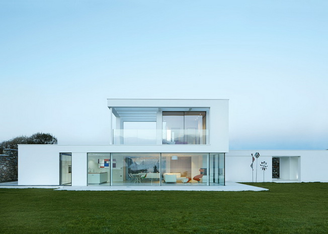 Dom na walijskim wybrzeżu inspirowany malarstwem Pieta Mondriana