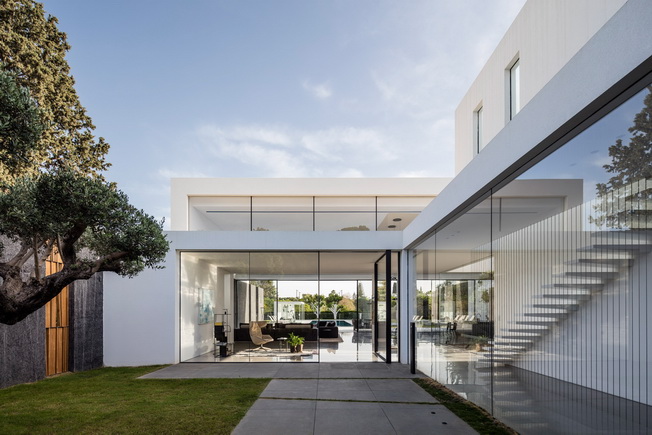 House F – dom w Izraelu projektu Pitsou Kedem Architects