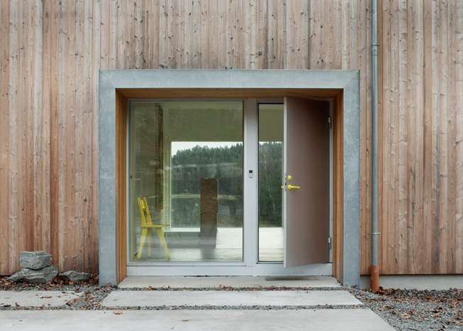 Kjellgren Kaminsky buduje willę jak kościół nad jeziorem w Szwecji