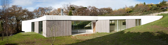 Dom oraz atelier Lary Rios autorstwa F451 arquitectura