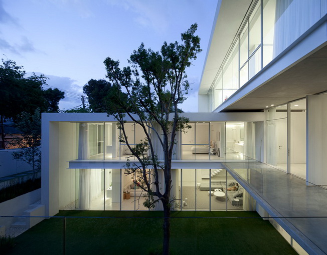 Ramat Hasharone House autorstwa Pitsou Kedem Architects